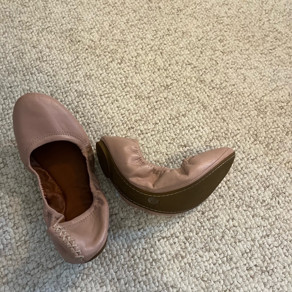 Lucky ballet flats- never worn. Elastic back